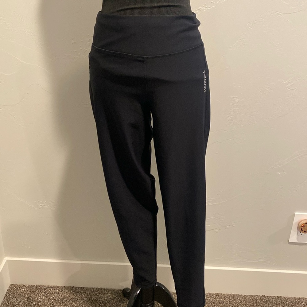 Like new condition, ladies Merrell leggings